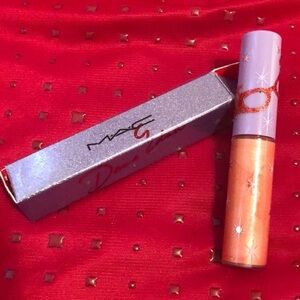 MAC Dame Edna Lipglass